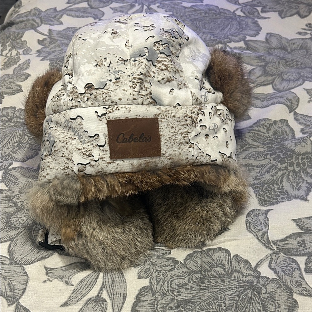 EUC Cabela's Snow Camo Hat with Faux Fur Size S/M